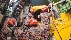 চাঁদপুরে বাস-ট্রাক সংঘর্ষে নিহত তিন, আহত ১৮