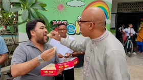 রাষ্ট্রপতি পদে মির্জা ফখরুল, ঠাকুরগাঁওয়ে মিষ্টি মুখ