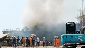 সীতাকুণ্ডে শিপইয়ার্ডে বিস্ফোরণ, নিহত তিন