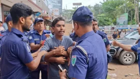 হবিগঞ্জে আটকের ২১ ঘণ্টা পর মুচলেকায় মুক্ত মাহদী