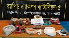শিবগঞ্জে র&zwj;্যাবের অভিযান, আমবাগান থেকে অস্ত্র ও বোমার সরঞ্জাম উদ্ধার