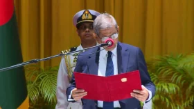 দেশের ২৩তম রাষ্ট্রপতি হিসেবে শপথ নিলেন মির্জা ফখরুল ইসলাম আলমগীর
