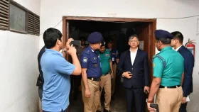 স্বরাষ্ট্রমন্ত্রীর আকস্মিক তেজগাঁও থানা পরিদর্শন