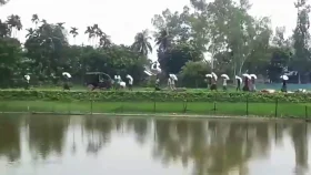 কুড়িগ্রামে গুদাম ভেঙে ১০ হাজার কেজি সার নিয়ে গেলেন বিক্ষুব্ধ কৃষকরা