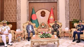 রাষ্ট্রপতির সাথে তিন বাহিনী প্রধানের সৌজন্য সাক্ষাৎ