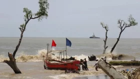 বঙ্গোপসাগরে লঘুচাপ, চার সমুদ্রবন্দরে তিন নম্বর সতর্ক সংকেত