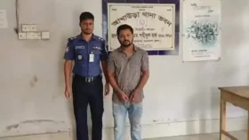 ভারতে পালানোর সময় দুই হত্যা মামলার আসামি গ্রেপ্তার