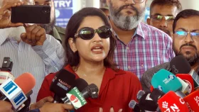 &lsquo;নেতারা আরামে আছেন, কষ্ট পাবে আপনার পরিবার&rsquo;