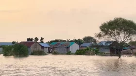 চাঁপাইনবাবগঞ্জে পানি কমলেও দুর্ভোগ কমেনি, ভুগছে ২০ হাজার মানুষ