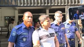 জামিন না পেয়ে অশ্লীল মন্তব্য, পুলিশকে মারধর: নতুন মামলায় কারাগারে আসামি