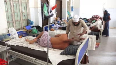 ছিনতাইকারীর কোপে আহত হয়ে হাসপাতালে চিকিৎসাধীন একজন।