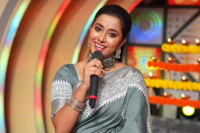 কলকাতার গায়িকা উর্মি চৌধুরী।
