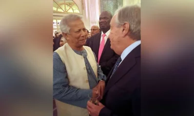 ট্রাম্প আয়োজিত সংবর্ধনা অনুষ্ঠানে প্রধান উপদেষ্টা ড. মুহাম্মদ ইউনূসের সঙ্গে জাতিসংঘ মহাসচিব আন্তোনিও গুতেরেস। ছবি: সিএ প্রেস উইং
