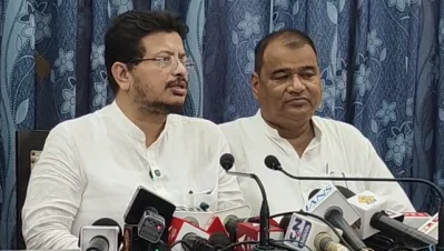 ছবি: ঋতব্রত বন্দ্যোপাধ্যায় (বাঁয়ে)। 