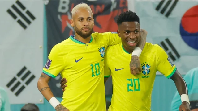 Neymar and Vini 01