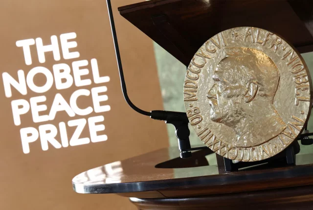 Nobel Peace 04